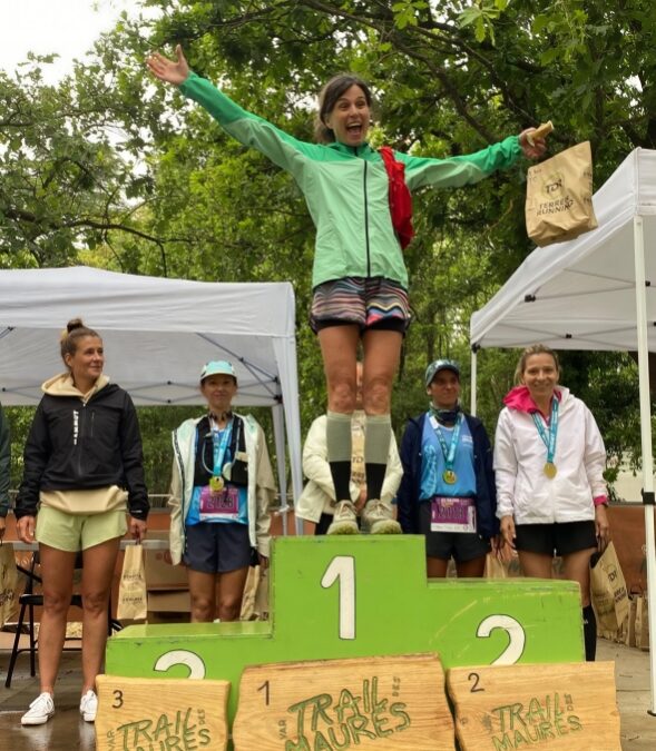 Marie-Christine victorieuse au Trail des Maures